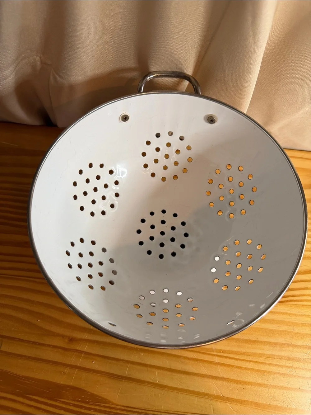 Vintage 1980s White Enamel Pedestal Colander 9” - Floral Rose & Ribbon
